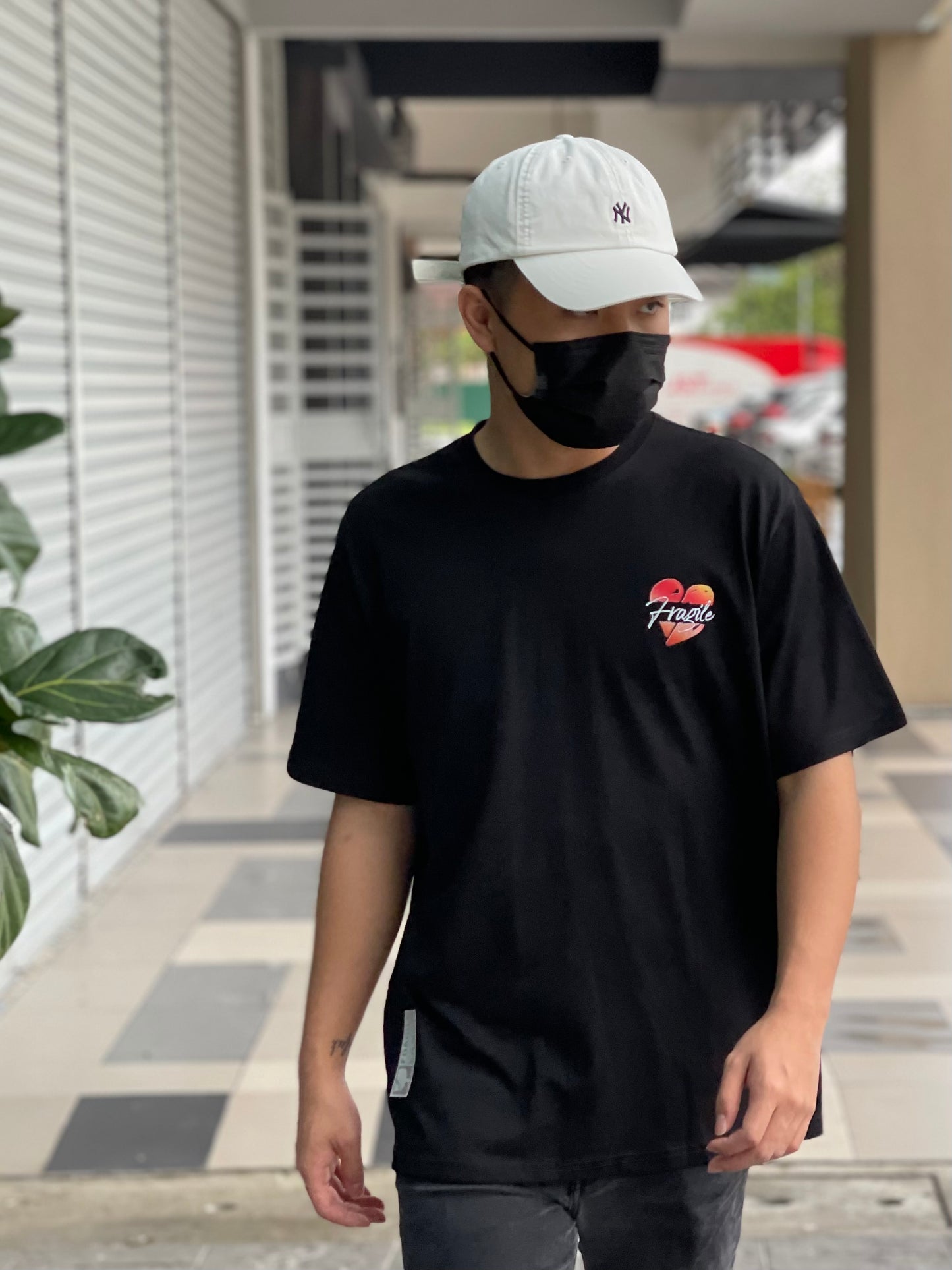 FRAGILE RED HEART TEE