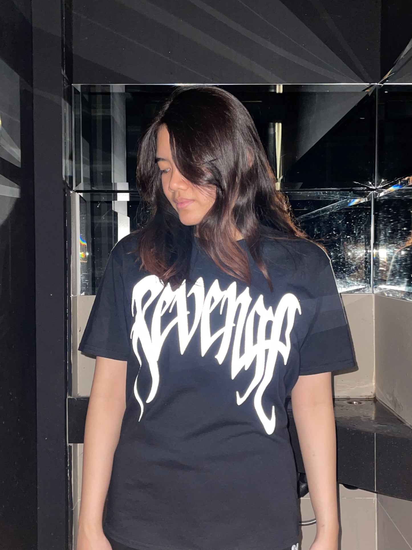 REVENGE SILVER REFLECTIVE SKULL TEE