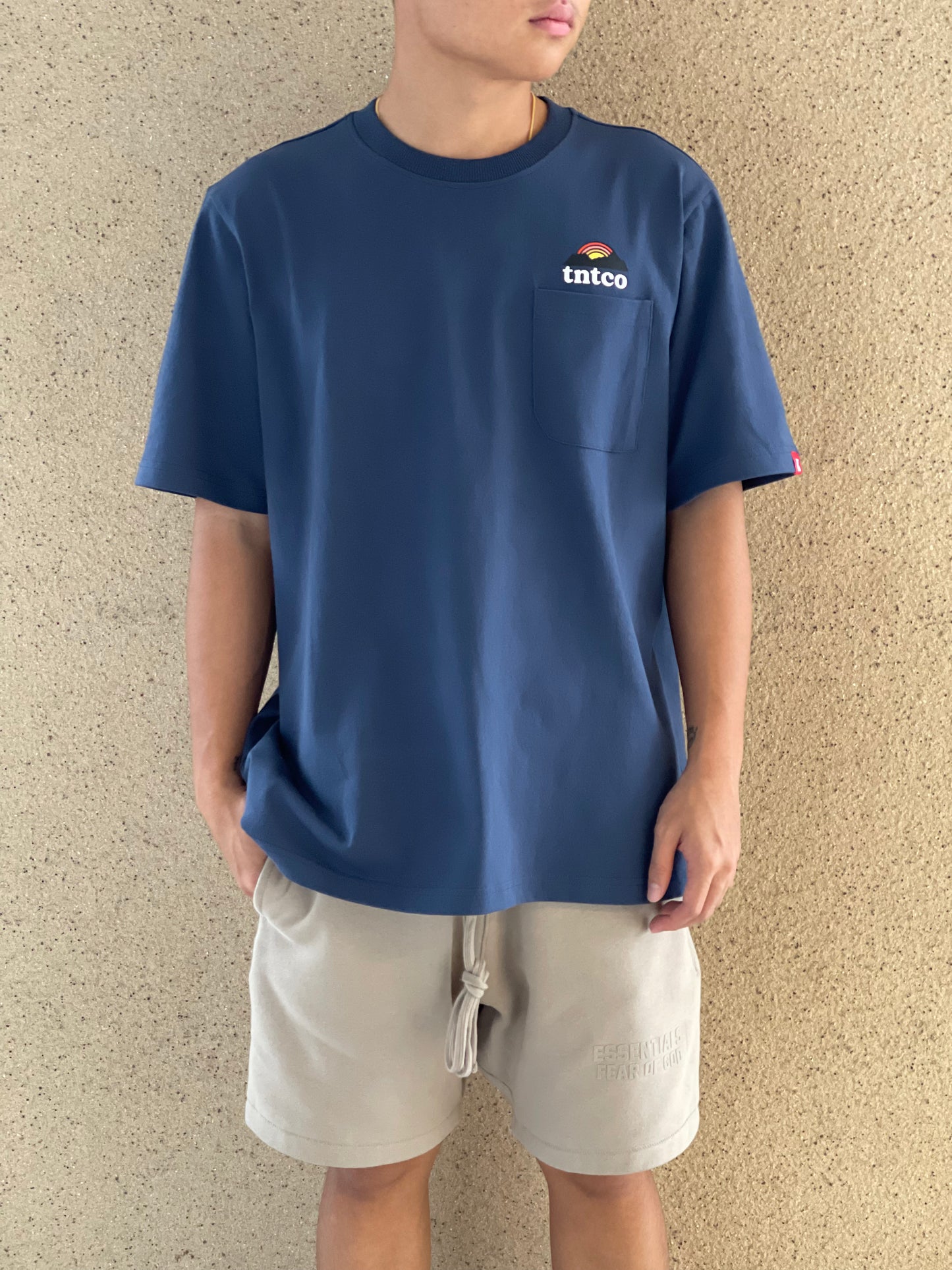 TNTCO MOUNTAIN LOGO POCKET