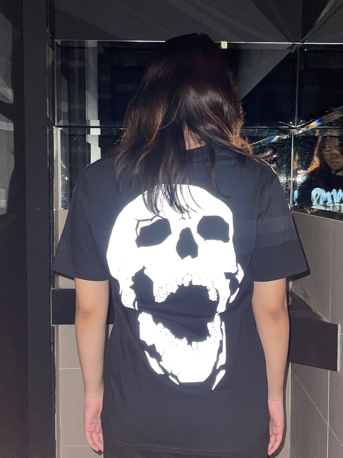 REVENGE SILVER REFLECTIVE SKULL TEE