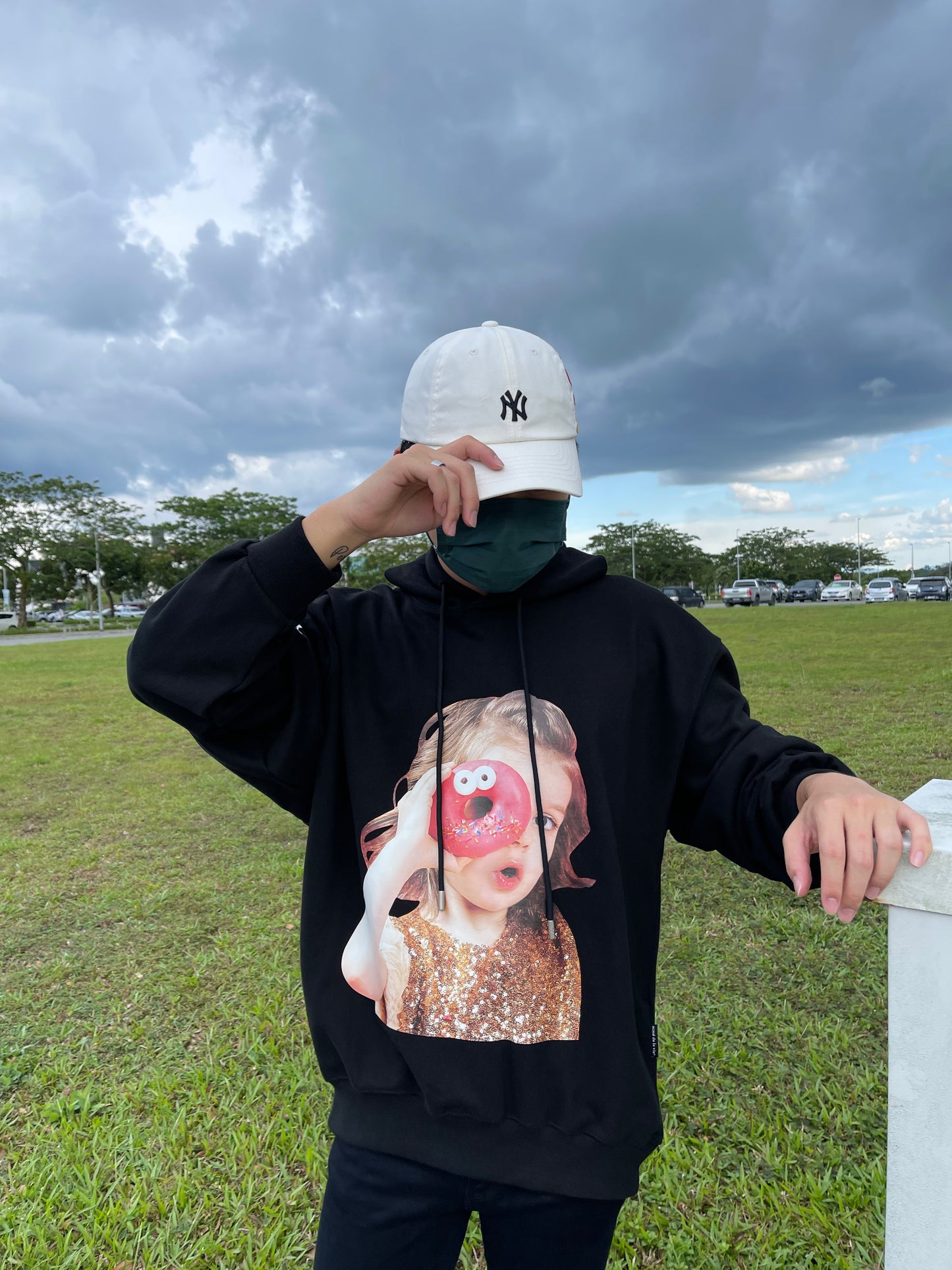 ADLV DONUT GIRL 4 HOODIE