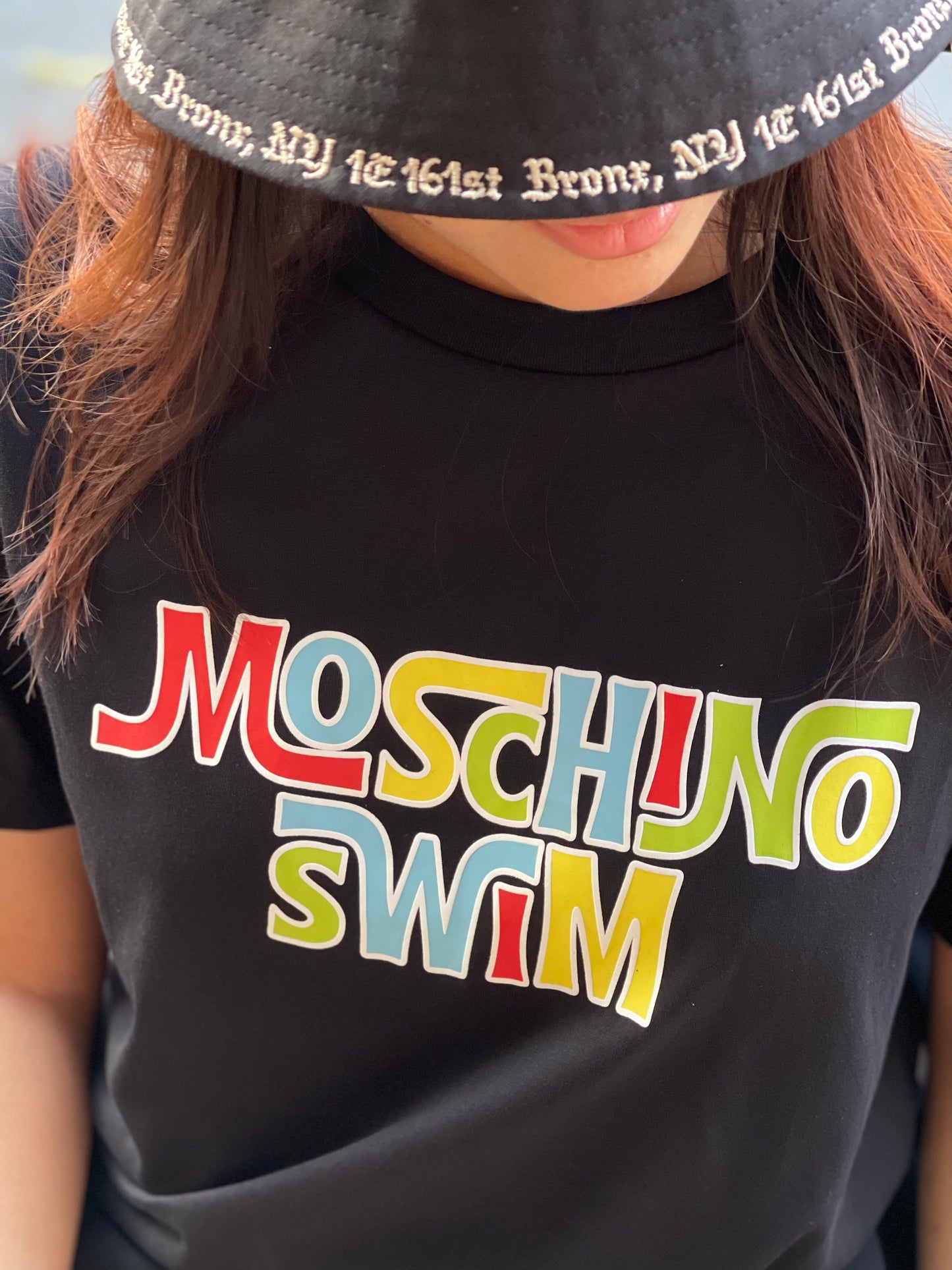 MOSCHINO RIANBOW WORDING