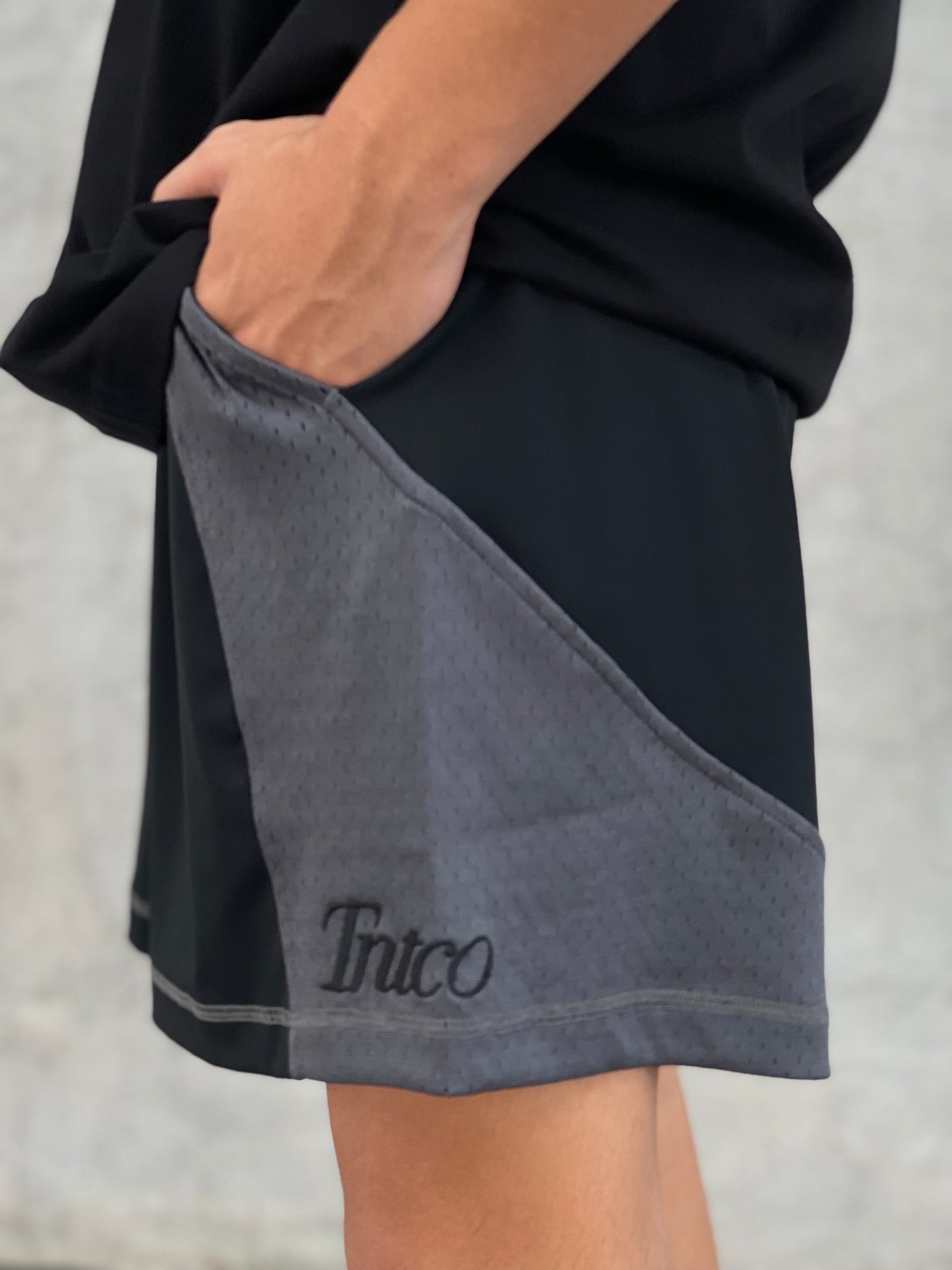 TNTCO VITAL SHORTS