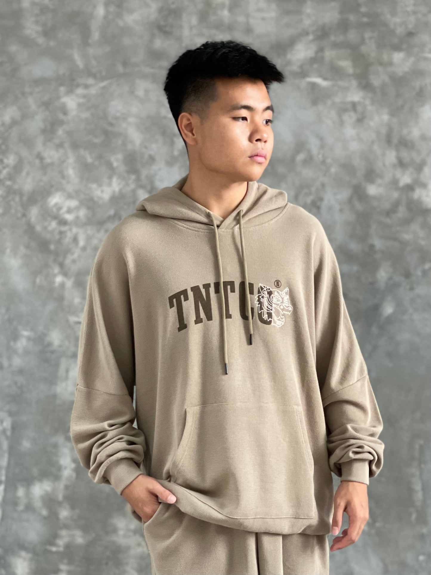 TNTCO YIN HOODED SWEATSHIRT