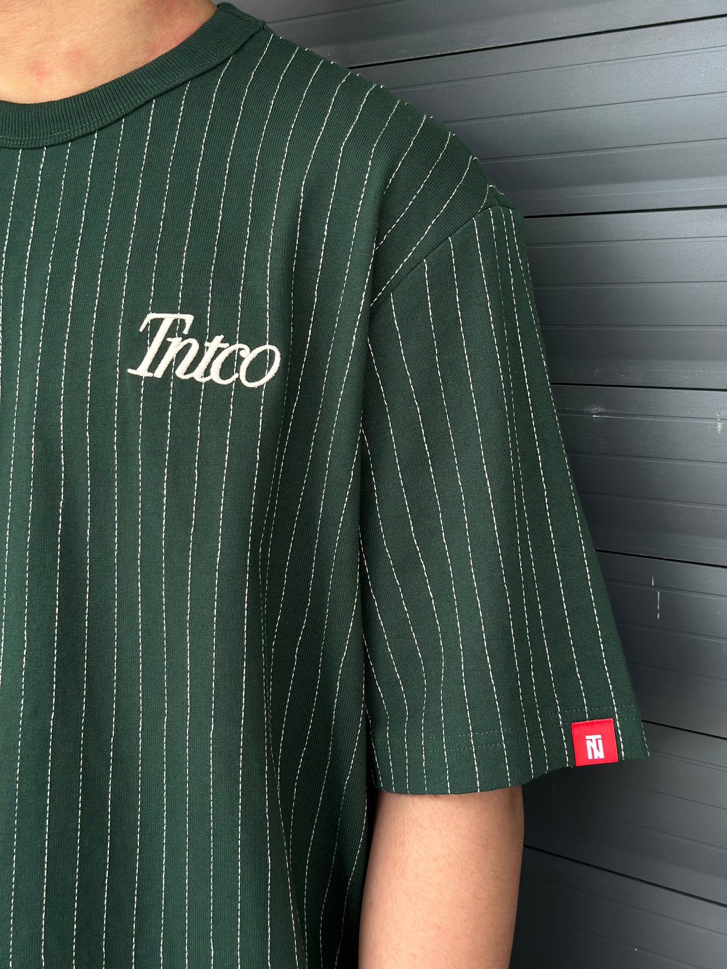 TNTCO ESSENTIAL STITCED TEE