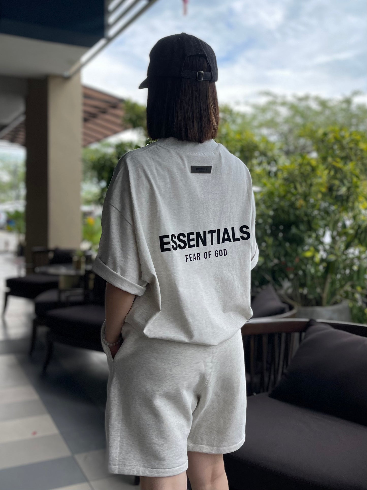 ESSENTIALS SS22